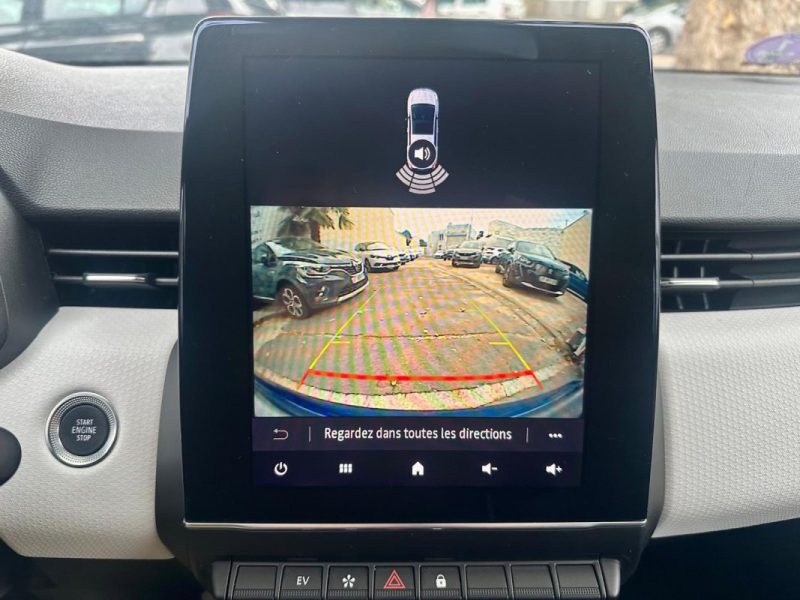 RENAULT CLIO V 1.6 E-Tech full hybrid 145 TECHNO **1ère MAIN** 