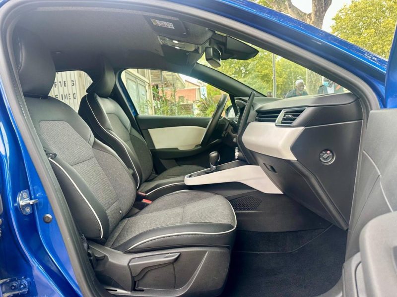 RENAULT CLIO V 1.6 E-Tech full hybrid 145 TECHNO **1ère MAIN** 