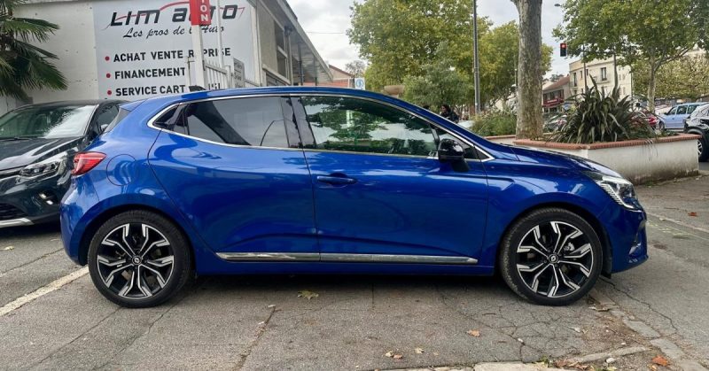 RENAULT CLIO V 1.6 E-Tech full hybrid 145 TECHNO **1ère MAIN** 