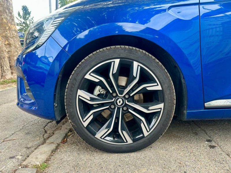 RENAULT CLIO V 1.6 E-Tech full hybrid 145 TECHNO **1ère MAIN** 