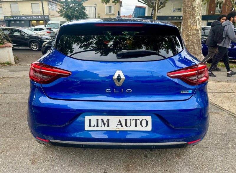 RENAULT CLIO V 1.6 E-Tech full hybrid 145 TECHNO **1ère MAIN** 