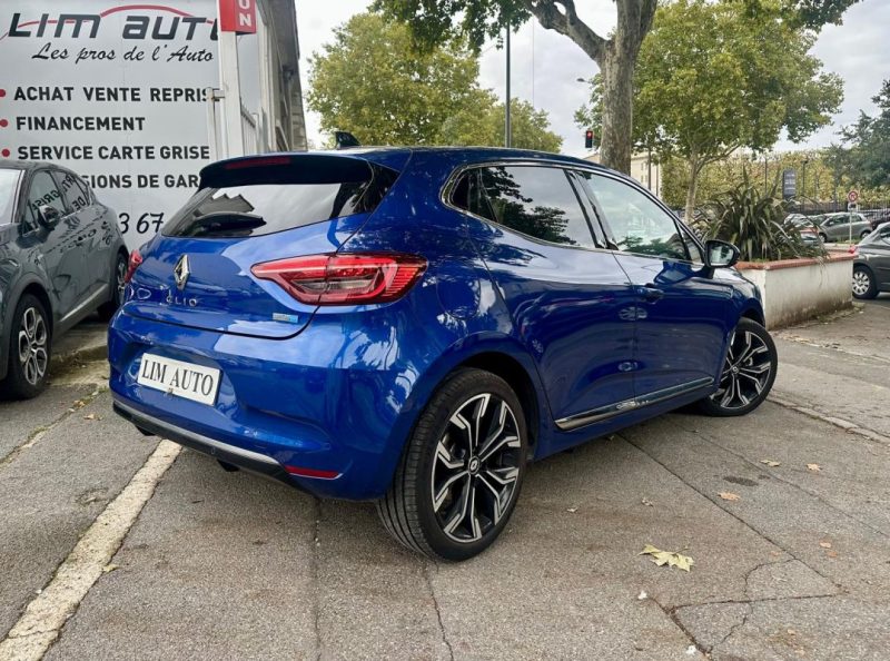RENAULT CLIO V 1.6 E-Tech full hybrid 145 TECHNO **1ère MAIN** 