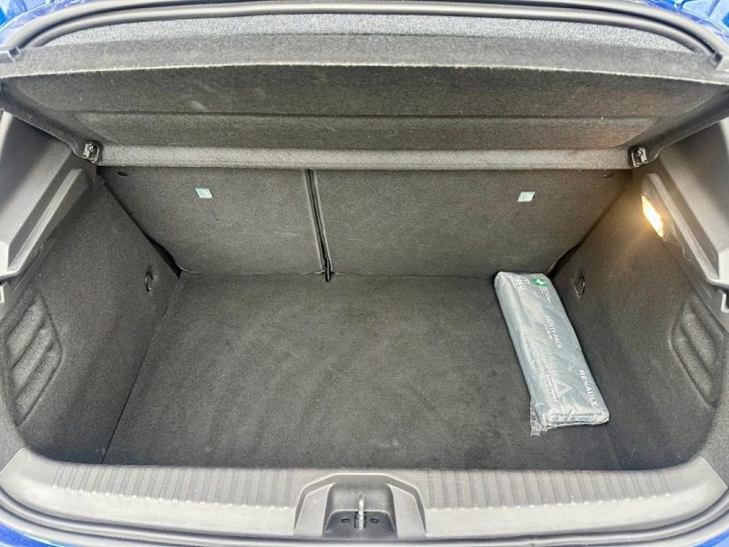 RENAULT CLIO V 1.6 E-Tech full hybrid 145 TECHNO **1ère MAIN** 