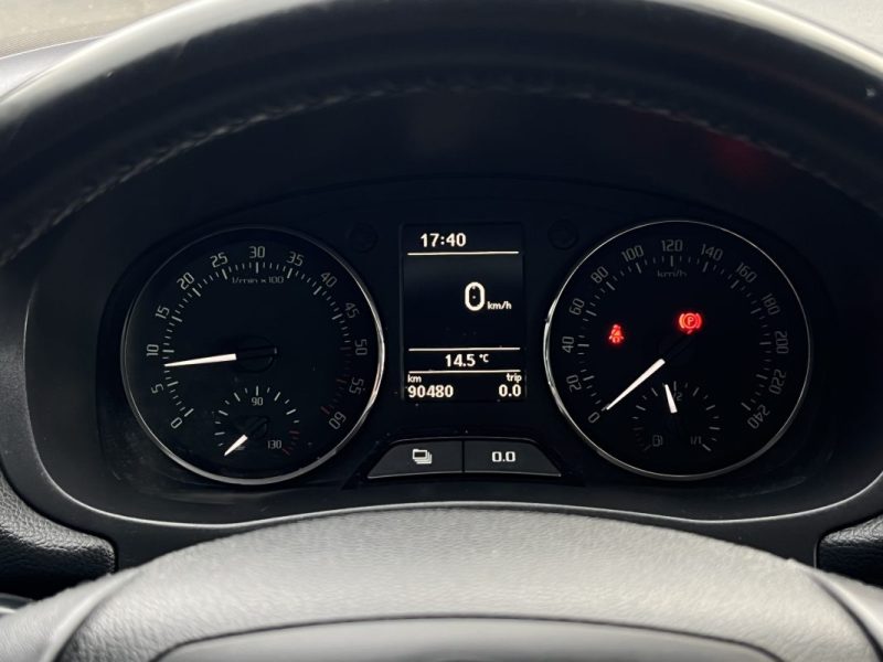 SKODA FABIA II PHASE 2 1.6 TDI 75 Cv 1ERE MAIN / 5 PORTES CLIM REGULATEUR CRIT AIR 2 - GARANTIE 1 AN