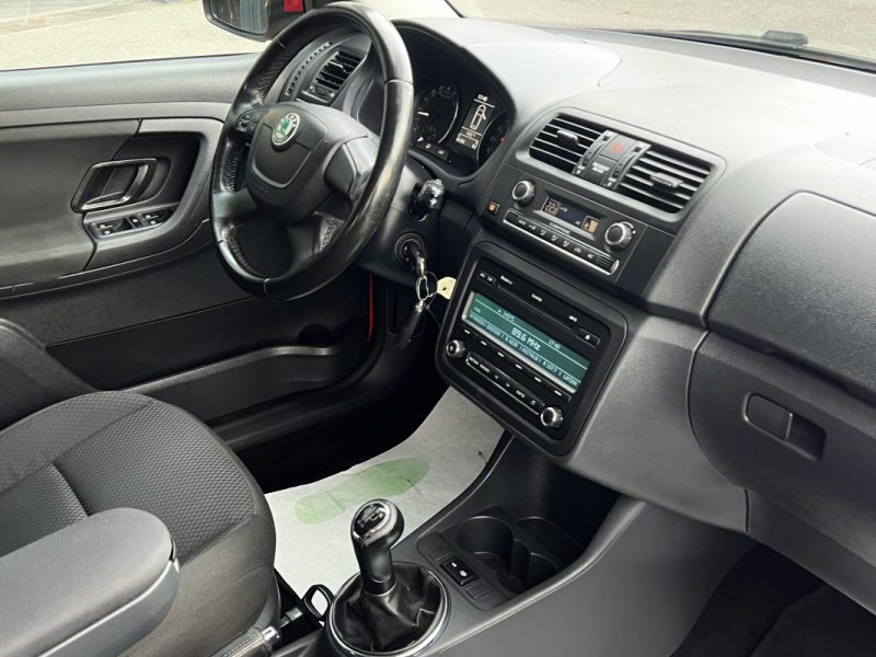 SKODA FABIA II PHASE 2 1.6 TDI 75 Cv 1ERE MAIN / 5 PORTES CLIM REGULATEUR CRIT AIR 2 - GARANTIE 1 AN