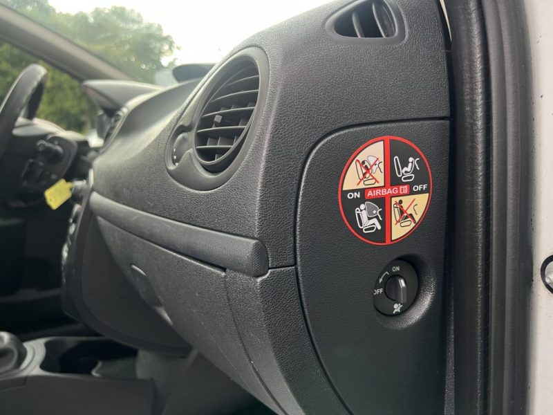 RENAULT CLIO 3 III SOCIETE 1.5 DCI 70 Cv - FRAIS A PREVOIR