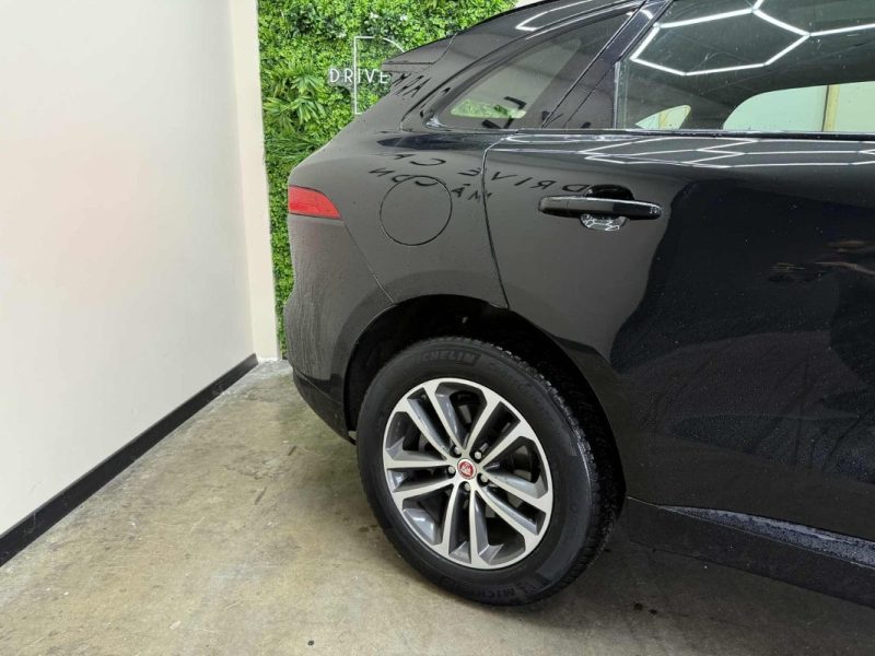 JAGUAR F-PACE 2.0D 180ch R-SPORT 4x4 BVA8 TOIT OUVRANT  2017