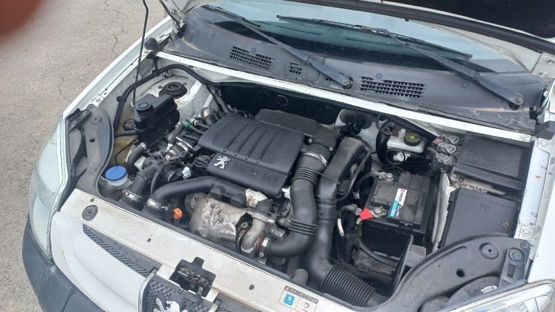 PEUGEOT PARTNER 1ER MAIN TVA Camionnette/Monospace (5_, G_) 1.6 HDi 90 (90Ch) 2008