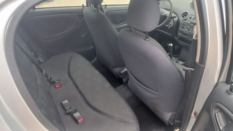 TOYOTA YARIS 65 VVTI LINEA TERRA 2004