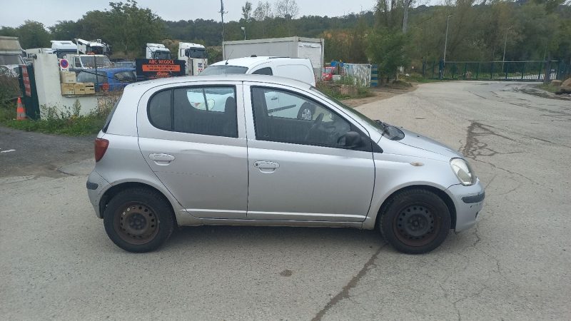 TOYOTA YARIS 65 VVTI LINEA TERRA 2004