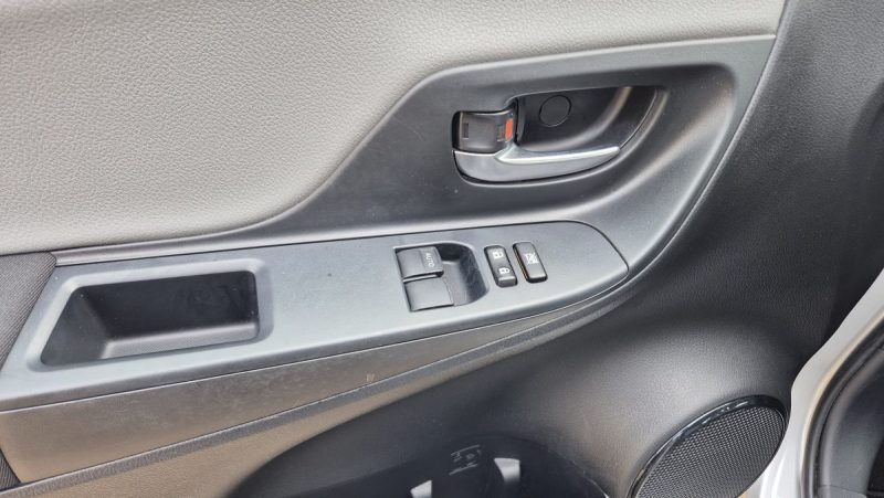 TOYOTA YARIS 69 VVT-i France Business 5p 2019