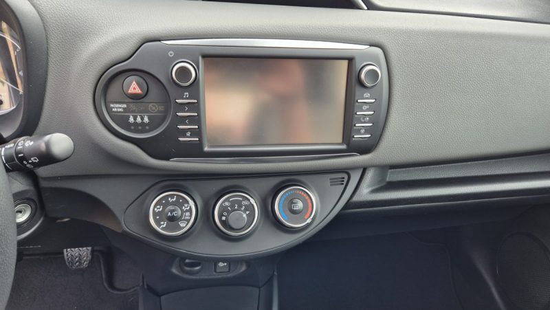 TOYOTA YARIS 69 VVT-i France Business 5p 2019