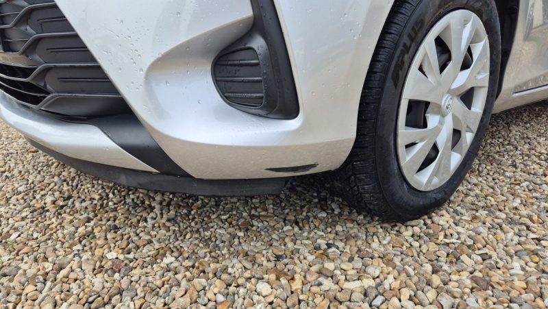 TOYOTA YARIS 69 VVT-i France Business 5p 2019