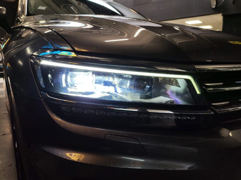 VOLKSWAGEN TIGUAN TSI 150 CARAT DSG / REPROG ETHANOL / TOIT OUVRANT / CARPLAY / SUIVI COMPLET