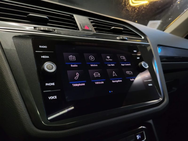 VOLKSWAGEN TIGUAN TSI 150 CARAT DSG / REPROG ETHANOL / TOIT OUVRANT / CARPLAY / SUIVI COMPLET