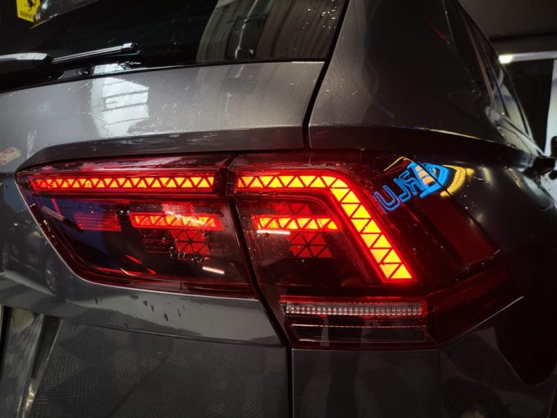 VOLKSWAGEN TIGUAN TSI 150 CARAT DSG / REPROG ETHANOL / TOIT OUVRANT / CARPLAY / SUIVI COMPLET