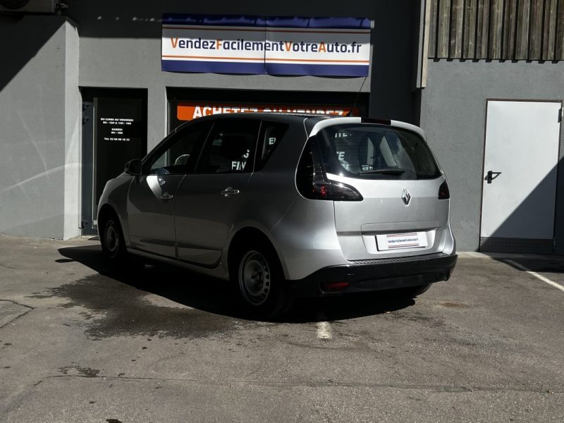 RENAULT MEGANE SCENIC DYNAMIQUE / 95 CV / BVM 2012