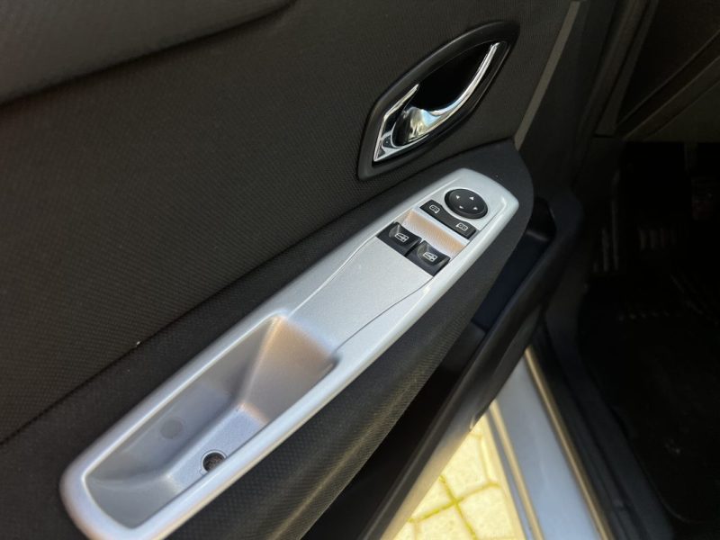 RENAULT MEGANE SCENIC DYNAMIQUE / 95 CV / BVM 2012