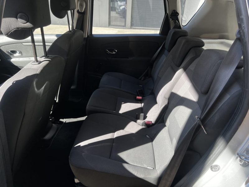 RENAULT MEGANE SCENIC DYNAMIQUE / 95 CV / BVM 2012