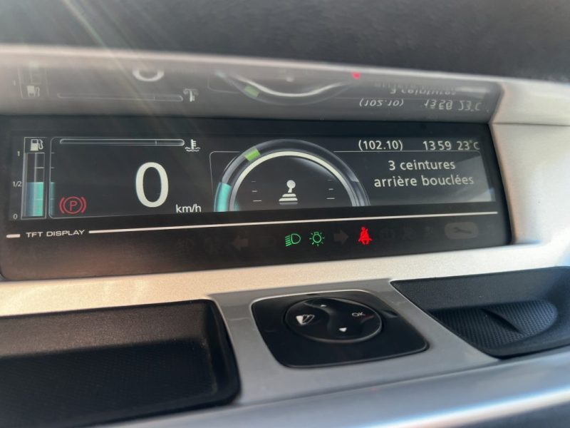 RENAULT MEGANE SCENIC DYNAMIQUE / 95 CV / BVM 2012