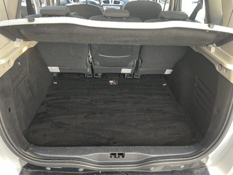 RENAULT MEGANE SCENIC DYNAMIQUE / 95 CV / BVM 2012