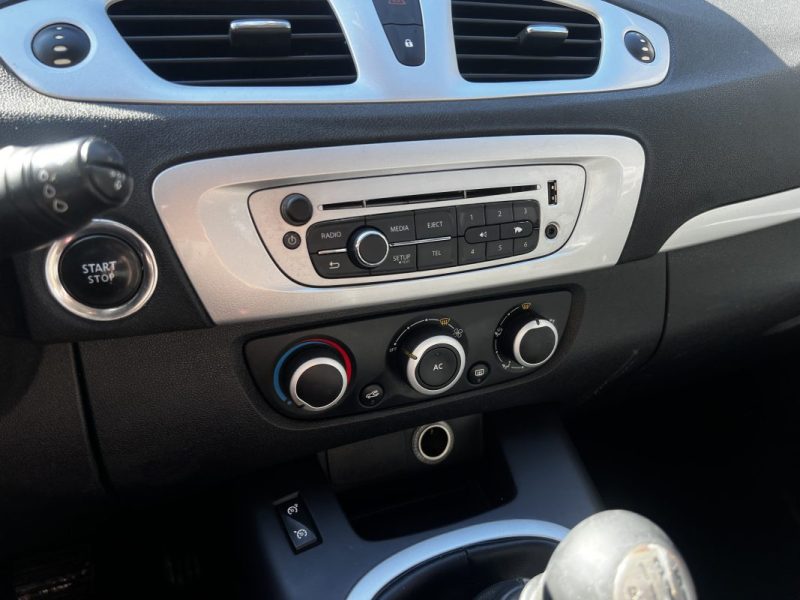 RENAULT MEGANE SCENIC DYNAMIQUE / 95 CV / BVM 2012