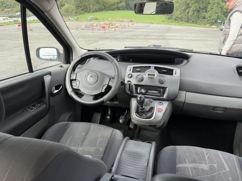 RENAULT MEGANE SCENIC SCÉNIC II (JM0/1_) 1.9 dCi (120Ch) 2005