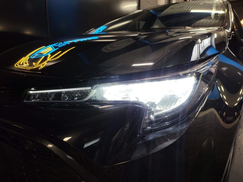 TOYOTA COROLLA TOURING SPORTS 122H DYNAMIC BUSINESS / CAMERA DE RECUL / SIEGES CHAUFFANT / SUIVI COM