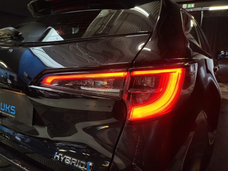 TOYOTA COROLLA TOURING SPORTS 122H DYNAMIC BUSINESS / CAMERA DE RECUL / SIEGES CHAUFFANT / SUIVI COM