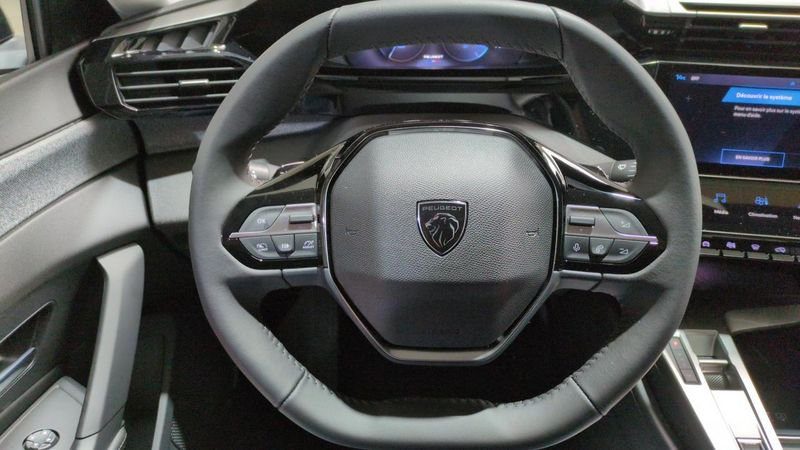 Peugeot 308 Bluehdi 130ch s&s eat8 allure + adml + navi