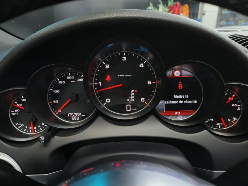 PORSCHE CAYENNE DIESEL 3.0 TDi V6 Tiptronic S 262 ch