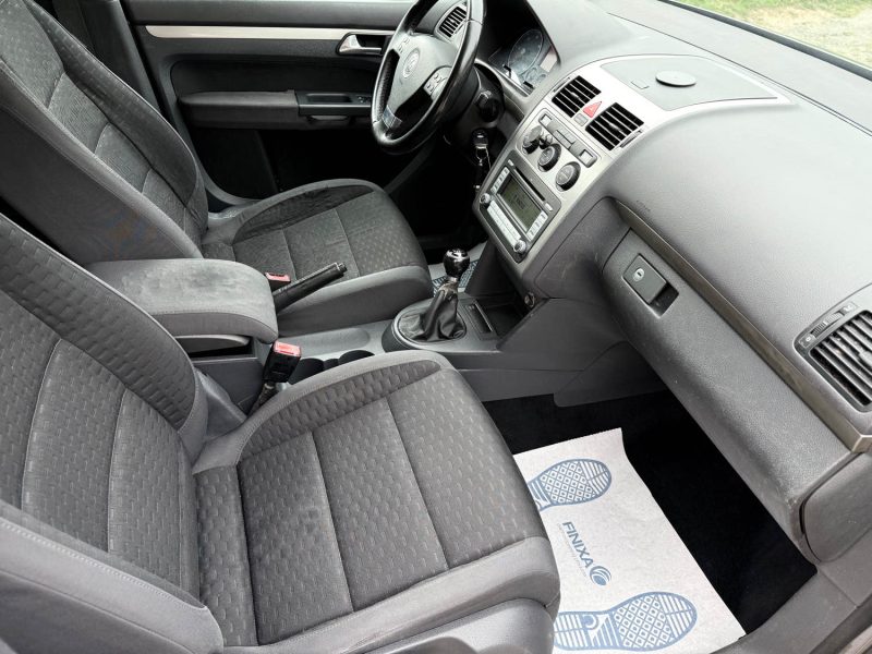 VOLKSWAGEN TOURAN 1.9 TDI 105CH CONFORTLINE 7PL 