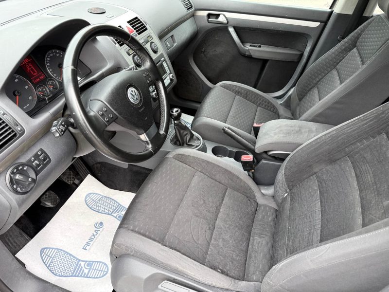 VOLKSWAGEN TOURAN 1.9 TDI 105CH CONFORTLINE 7PL 