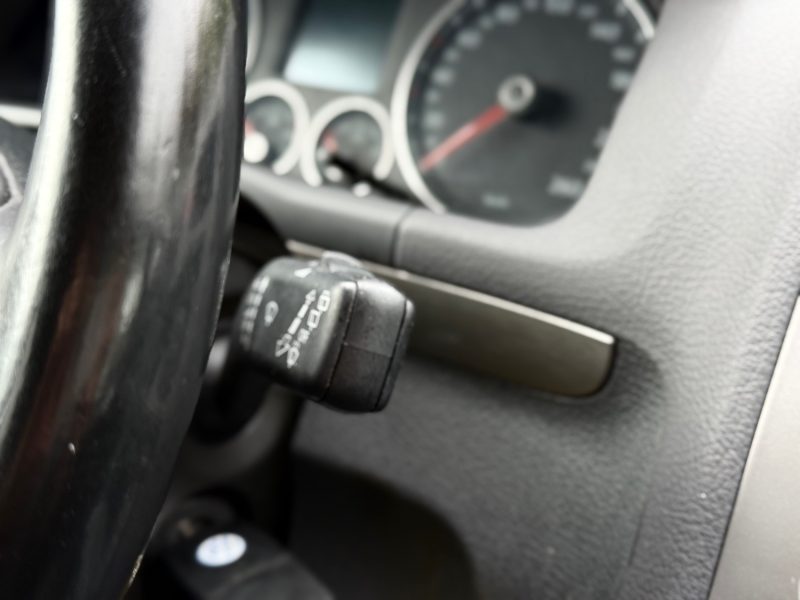 VOLKSWAGEN TOURAN 1.9 TDI 105CH CONFORTLINE 7PL 