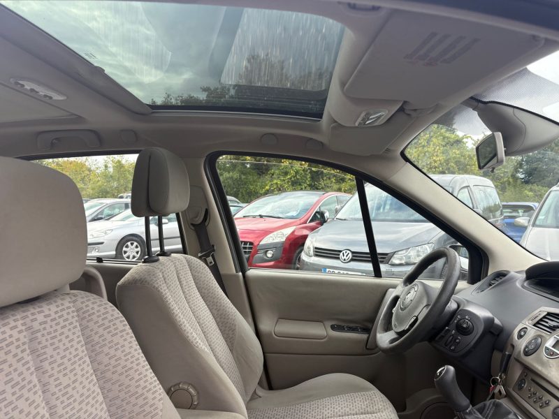 RENAULT MEGANE SCENIC PACK AUTHENTIQUE 1.6 16V 110cv garantie 12  mois