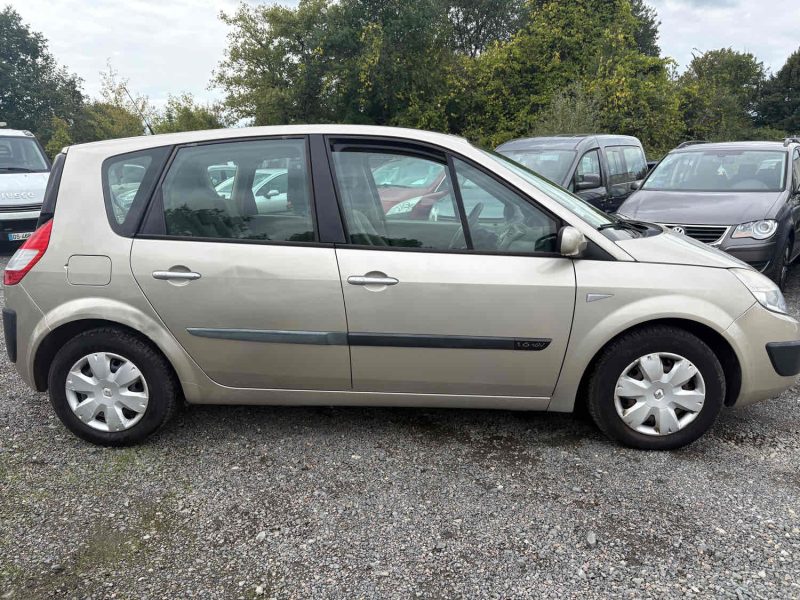 RENAULT MEGANE SCENIC PACK AUTHENTIQUE 1.6 16V 110cv garantie 12  mois