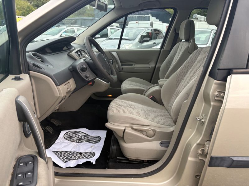 RENAULT MEGANE SCENIC PACK AUTHENTIQUE 1.6 16V 110cv garantie 12  mois