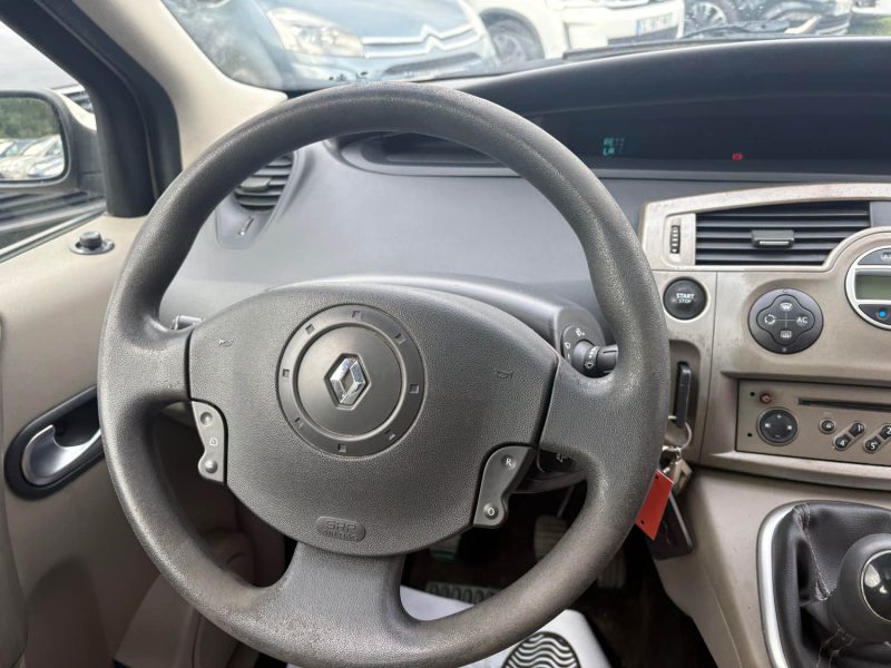 RENAULT MEGANE SCENIC PACK AUTHENTIQUE 1.6 16V 110cv garantie 12  mois