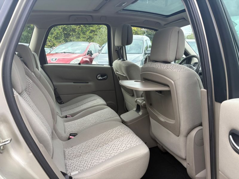 RENAULT MEGANE SCENIC PACK AUTHENTIQUE 1.6 16V 110cv garantie 12  mois