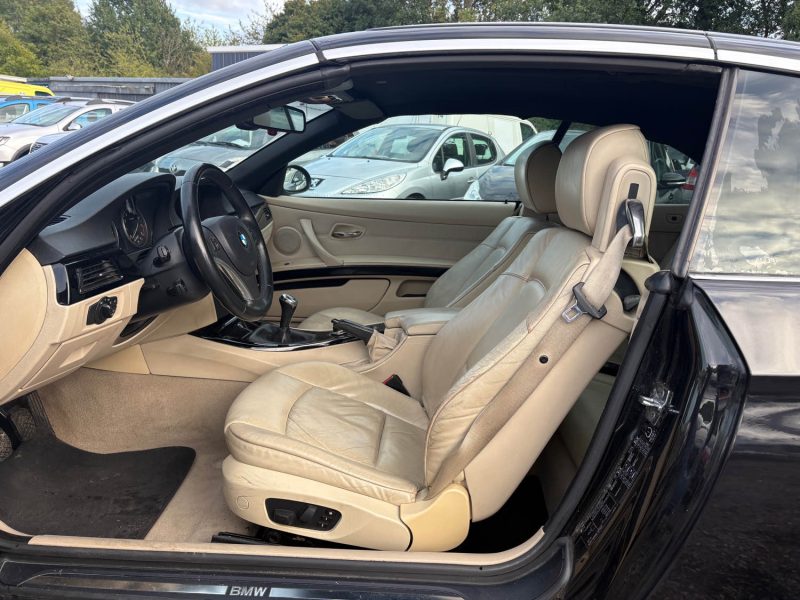 B.M.W. SERIE 3  cabriolet 325I LUXE garantie 12 mois