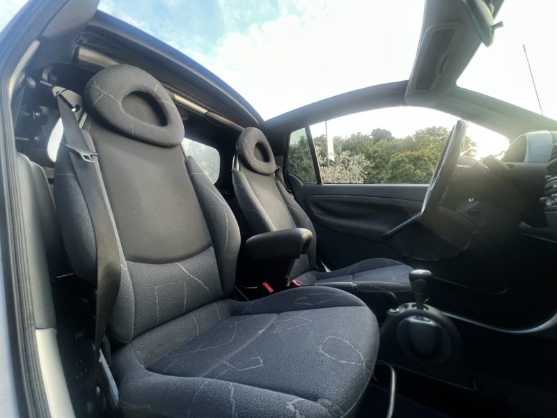 SMART FORTWO II CABRIOLET II 0.7 60 Cv BOITE AUTOMATIQUE / CLIMATISATION 88 300 Kms