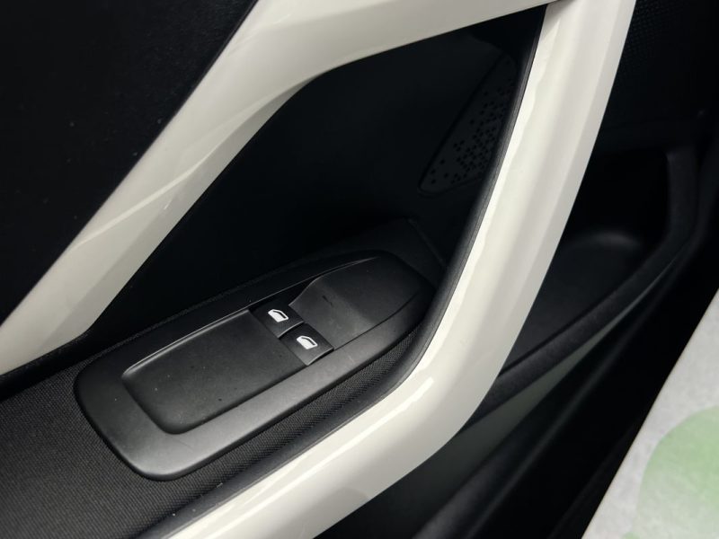 PEUGEOT 208 PHASE 2 LIKE 1.2 68 Cv 1ERE MAIN / 5 PORTES CLIMATISATION CRIT AIR 1 - GARANTIE 1 AN
