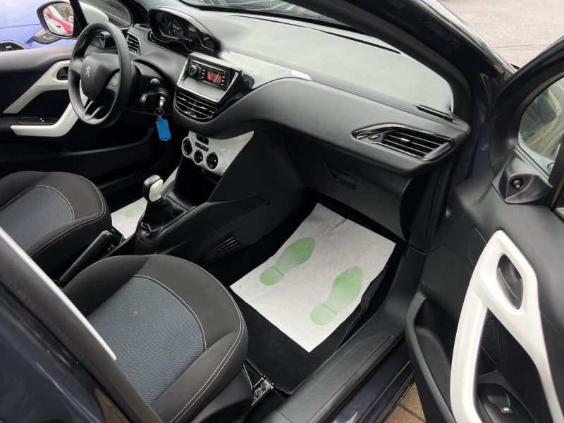 PEUGEOT 208 PHASE 2 LIKE 1.2 68 Cv 1ERE MAIN / 5 PORTES CLIMATISATION CRIT AIR 1 - GARANTIE 1 AN