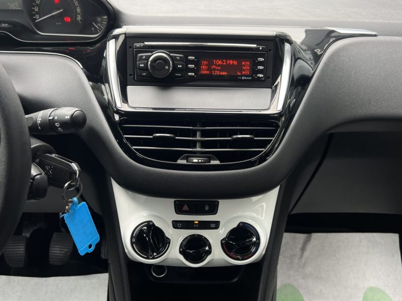 PEUGEOT 208 PHASE 2 LIKE 1.2 68 Cv 1ERE MAIN / 5 PORTES CLIMATISATION CRIT AIR 1 - GARANTIE 1 AN