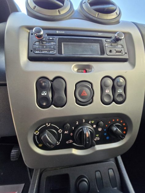 DACIA DUSTER 1.5 dCi 90ch FAP Lauréate 4X2 2012