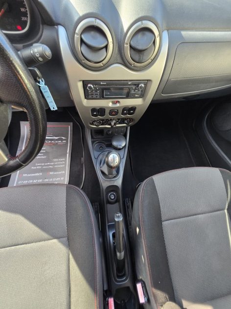 DACIA DUSTER 1.5 dCi 90ch FAP Lauréate 4X2 2012