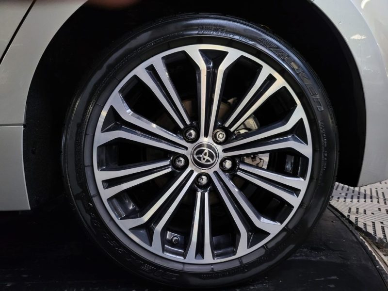 TOYOTA COROLLA 122 CV SPORT APPLE CARPLAY CAMERA DE RECUL REGULATEUR ADAPTATIF