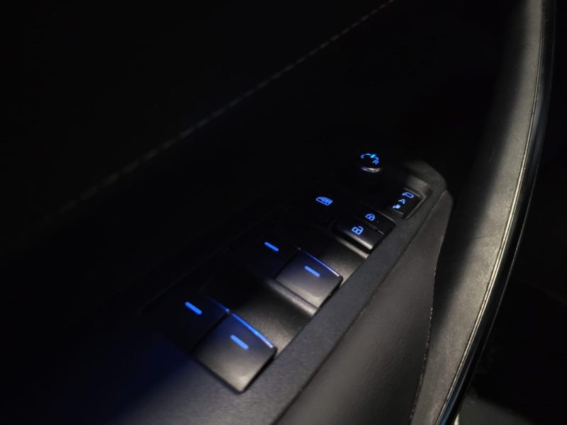 TOYOTA COROLLA 122 CV SPORT APPLE CARPLAY CAMERA DE RECUL REGULATEUR ADAPTATIF