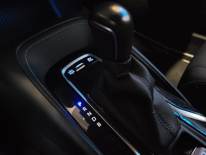 TOYOTA COROLLA 122 CV SPORT APPLE CARPLAY CAMERA DE RECUL REGULATEUR ADAPTATIF