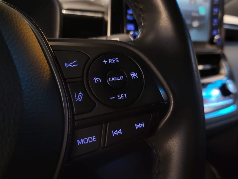 TOYOTA COROLLA 122 CV SPORT APPLE CARPLAY CAMERA DE RECUL REGULATEUR ADAPTATIF